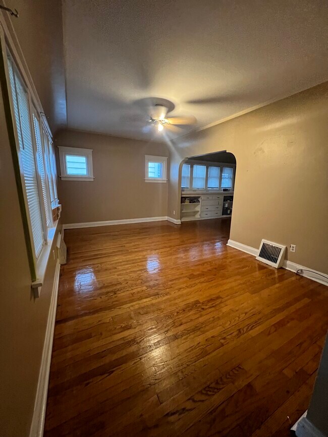 Living room - 4727 N 36th St