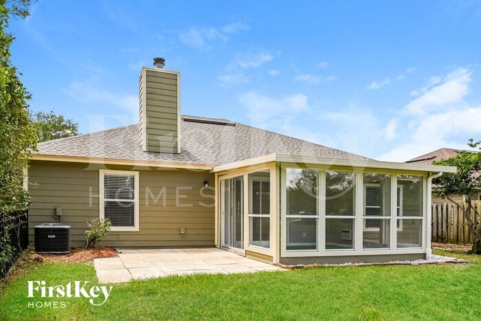Building Photo - 12557 Ashglen Dr N
