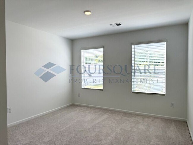Building Photo - Spacious 4-Bed Home with Flex Room, Loft, Screened Porch & 2-Car Garage – Convenient to Angier an...
