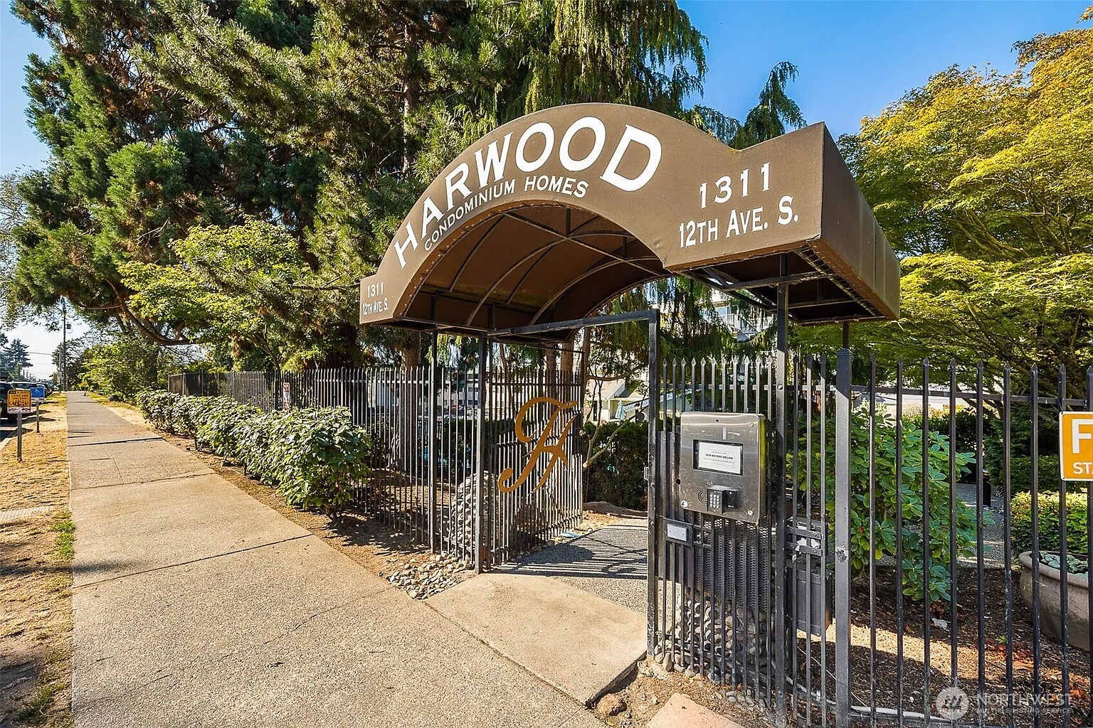 Building Photo - 1311 12th Ave S