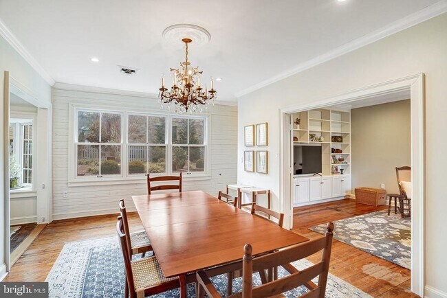 Building Photo - 7153 Main St