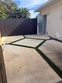 Building Photo - 2321 NW 85th Ave