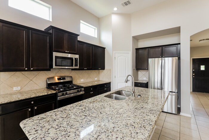 Building Photo - 8422 Buckhorn Parke