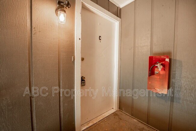 Building Photo - 1603 Juniper Cir
