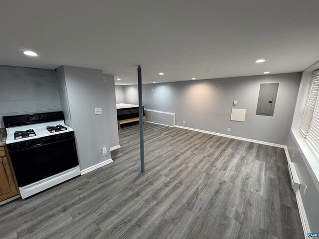 Building Photo - 1104 Altavista Ave