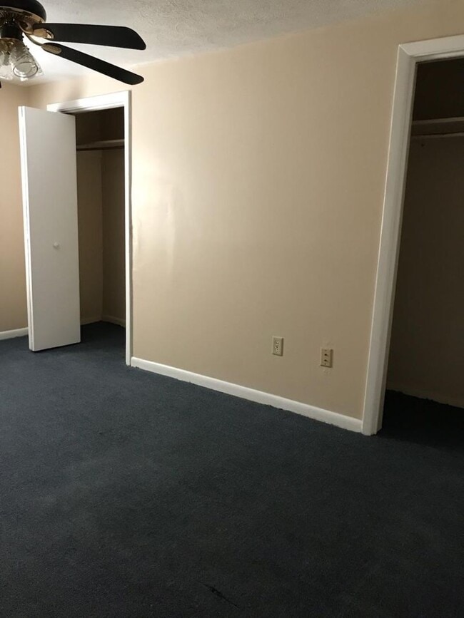 Building Photo - Carrick NEW 4 bedroom apartment. Section 8 accepted