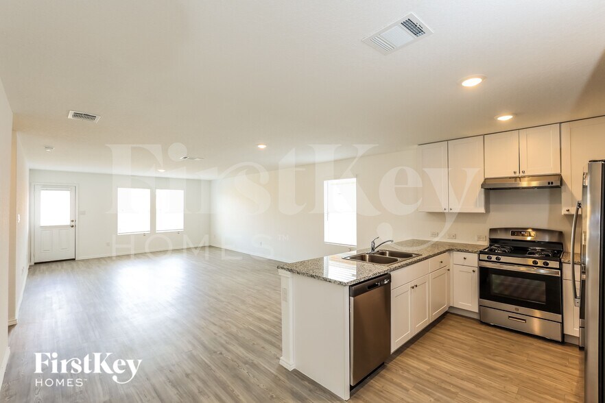 Building Photo - 10627 Erinita Way