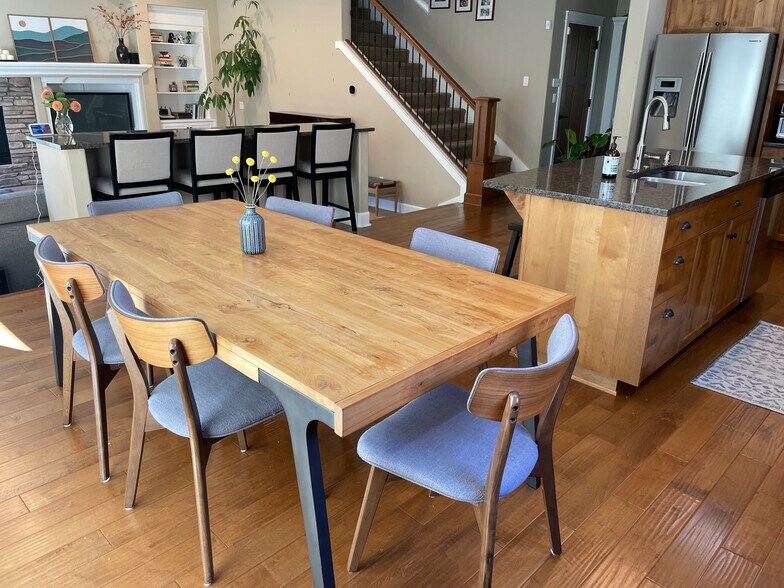 Building Photo - 12884 SW Sevilla Ave