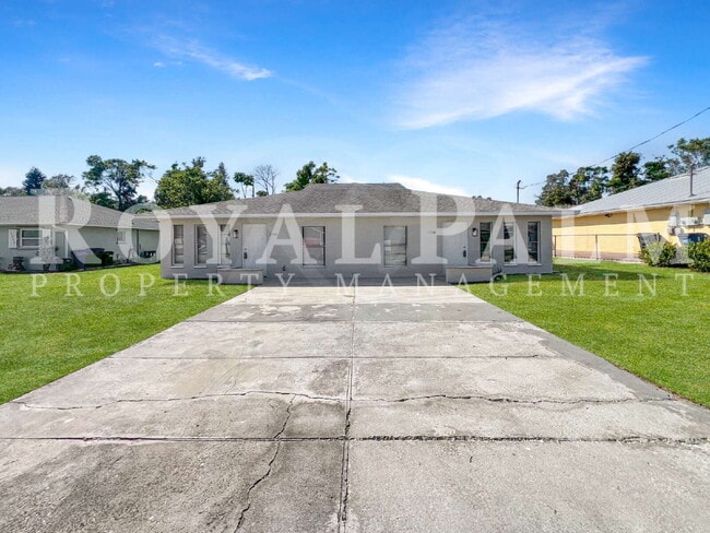 Building Photo - $600 Move-In Credit if You Apply by Dec 31st! Start Fresh in Fort Myers Before the Ball Drops – R...