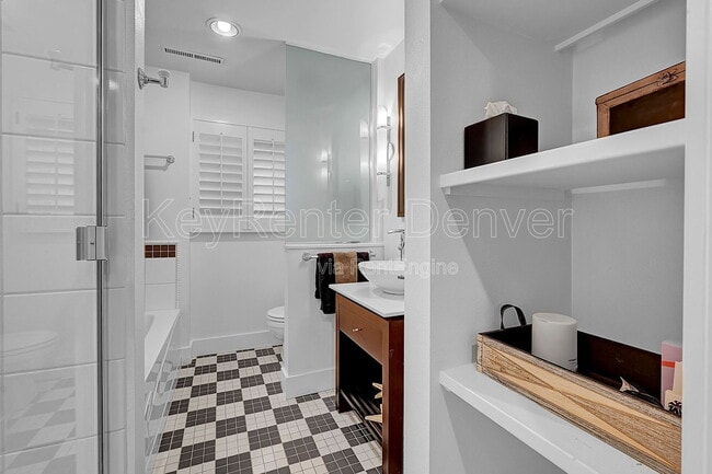 Building Photo - 3427 Iris Ct