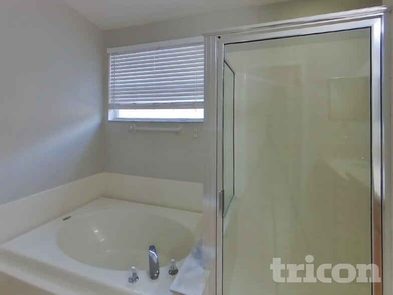 Building Photo - 31137 Chatterly Dr