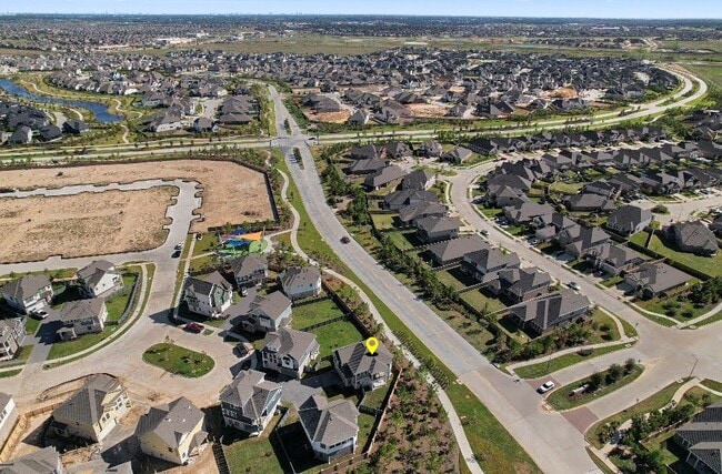 Building Photo - 18823 River Overlook Ct