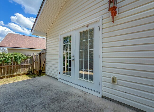 Building Photo - 3363 Golden Rain Dr