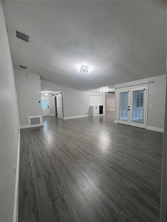 Building Photo - 7118 Caloosa Ct