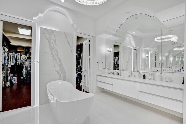 Building Photo - 1516 Island Blvd