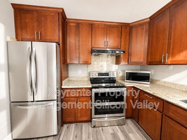 Building Photo - 399 Don Basillo Way