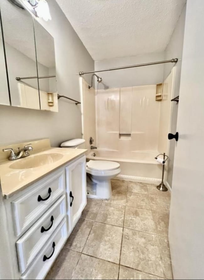 Building Photo - 206 Goff Dr