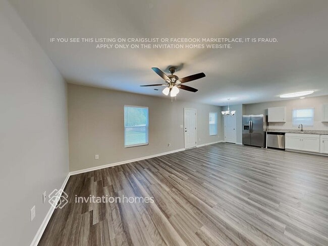 Building Photo - 903 Mathis Ave