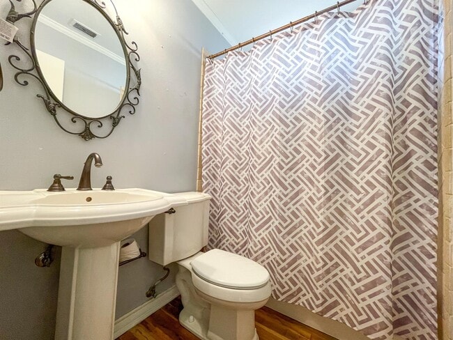 Building Photo - 523 W Merriweather St