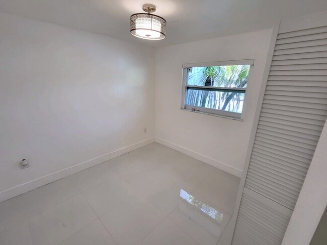 Building Photo - 10345 SW 209th Ln