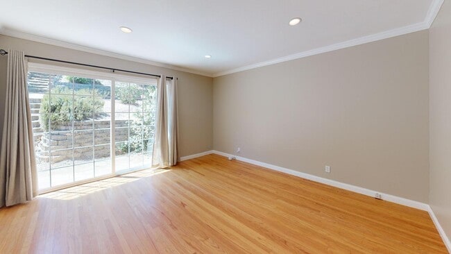 Building Photo - 1618 King St