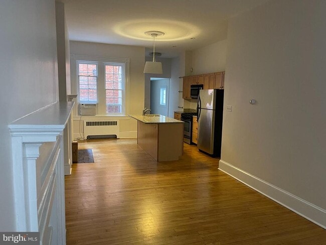 Building Photo - 324 S Juniper St