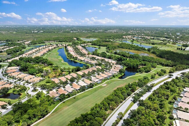 Building Photo - 8533 SE Palm Hammock Ln