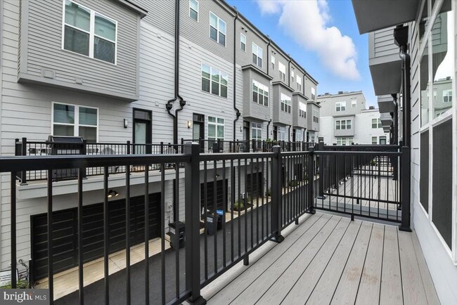 Building Photo - 2016 Tysons Ridgeline Rd