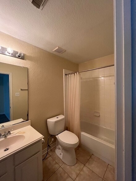 Building Photo - 15202 Lynford Crest Dr