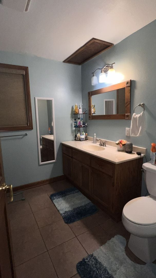 Building Photo - 3827 E Edgerton Ave