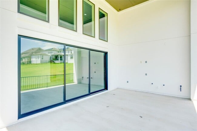 Building Photo - 2420 Sondrio Bnd