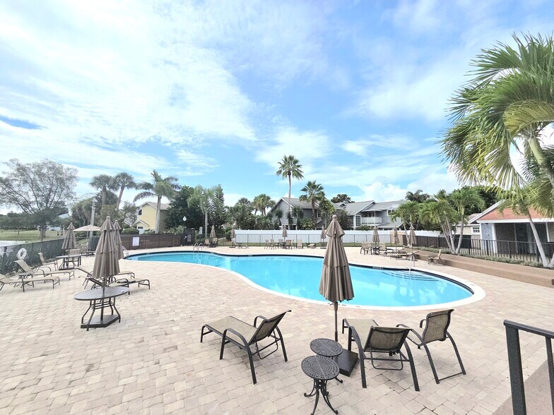 Building Photo - 5305 Buckhead Cir