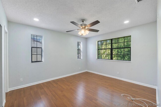 Building Photo - 2854 Coral Springs Dr