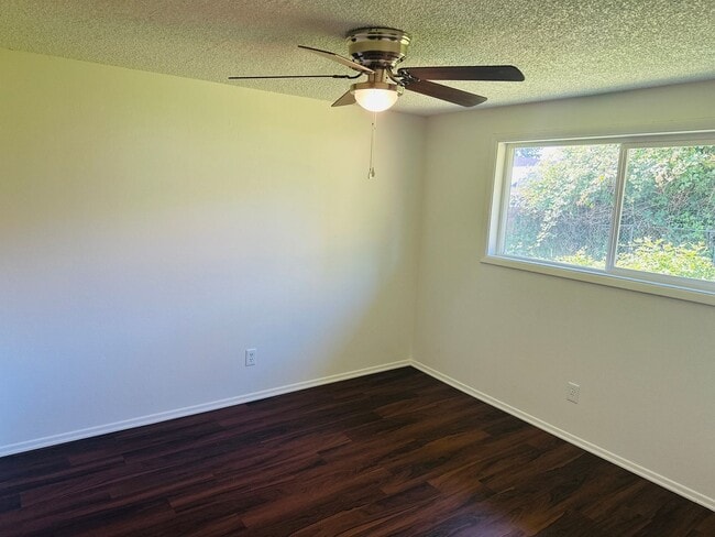 Building Photo - Charming and Newly Renovated One Level Home
