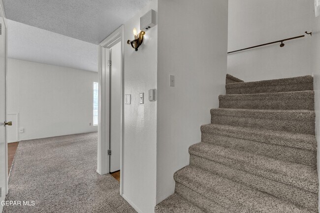 Building Photo - 10537 Gran Cima Ln