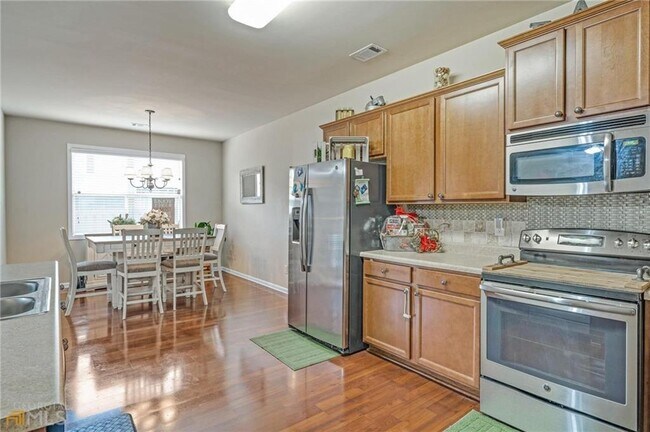 Building Photo - 413 Fern Bay Dr SW