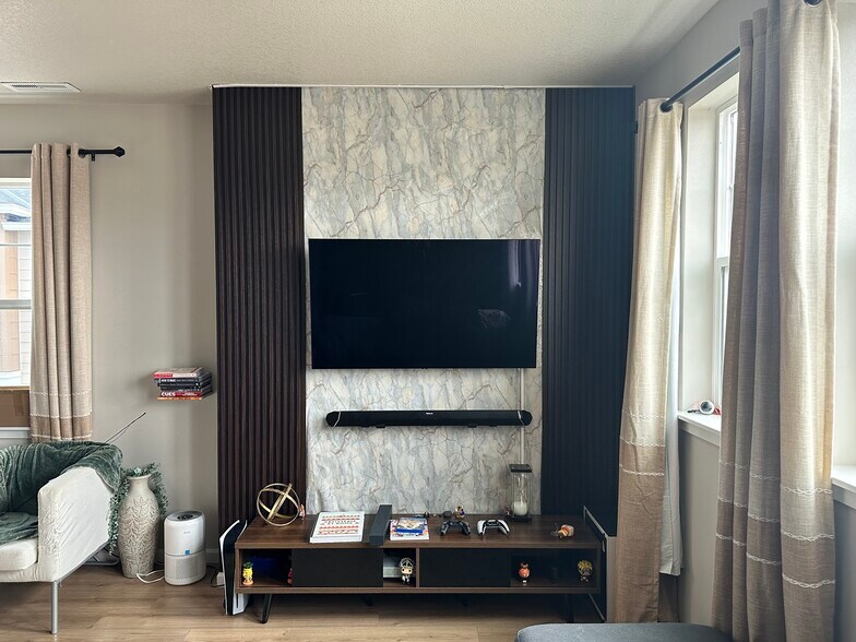 TV - 6992 SE Frasier Ln