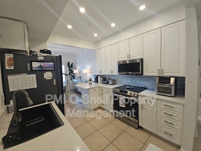 Building Photo - 90 Baybridge Dr