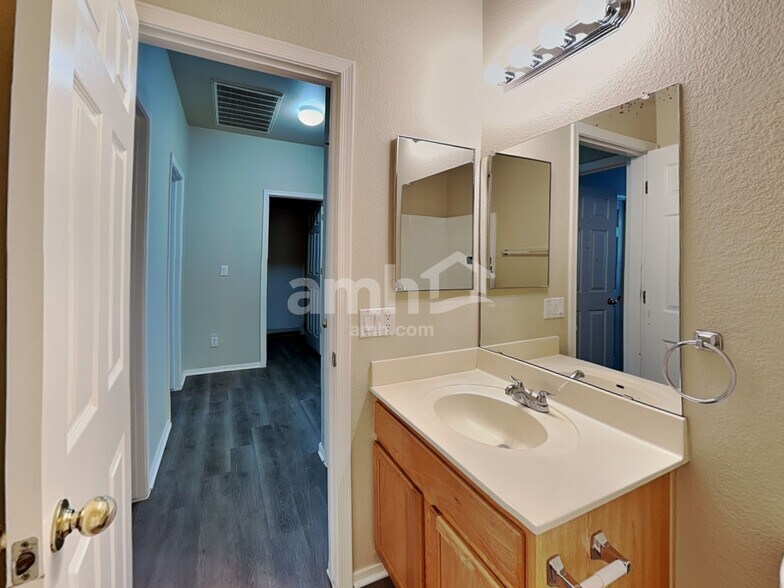 Building Photo - 3506 N 130th Ave