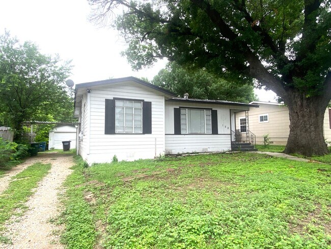 Building Photo - 158 Weizmann St