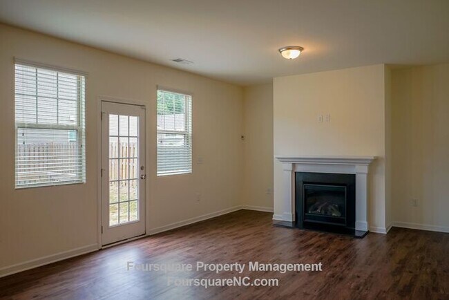 Building Photo - Spacious Single-Family Home with 1st Floor Office, Loft & Fenced Backyard , Includes Washer/Dryer
