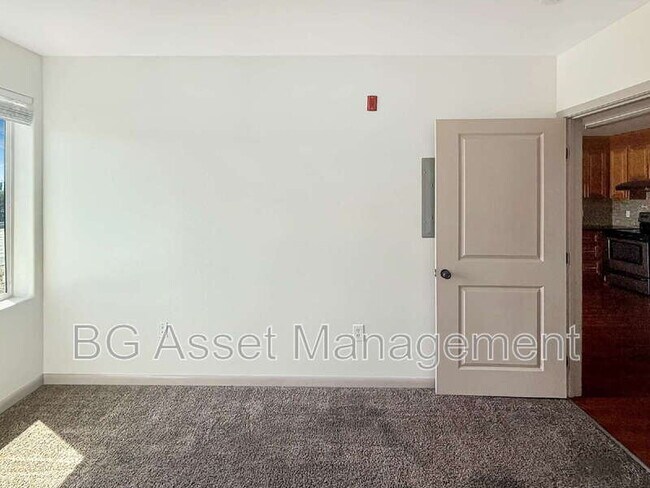 Building Photo - 1459 MacArthur Blvd