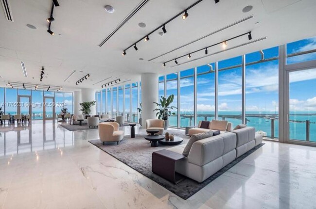 Building Photo - 300 Biscayne Blvd Way