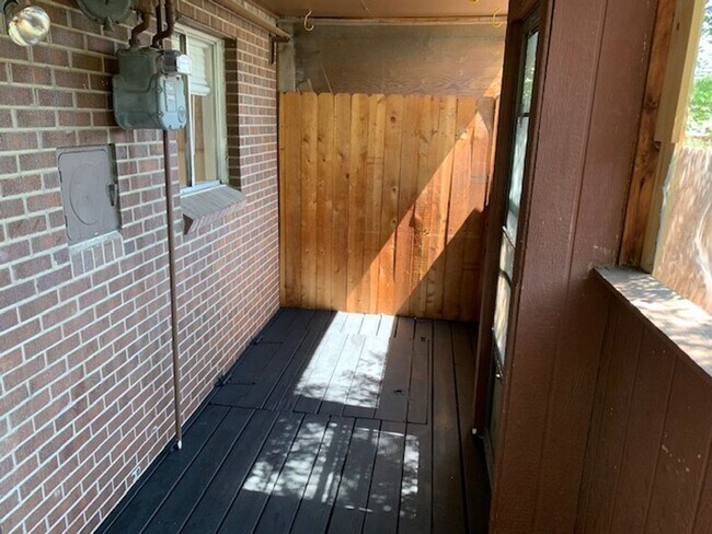 Building Photo - Private 2-Story End Unit