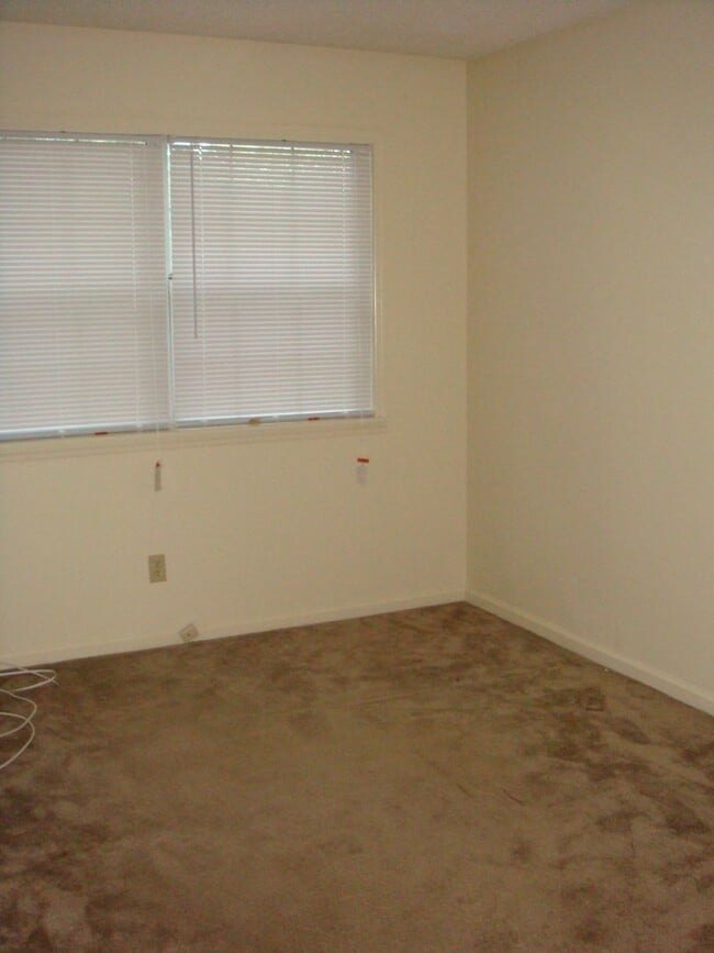Building Photo - 2845 Fawnwood Cir