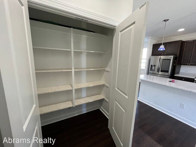 Building Photo - 4 br, 3.5 bath House - 1700 Paulet Drive