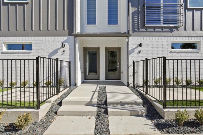 Building Photo - 3241 Rosedale Ave
