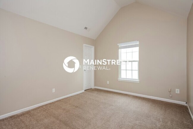 Building Photo - 4 Bedroom Pet-Friendly Home in Charlotte, NC with Main Street Renewal