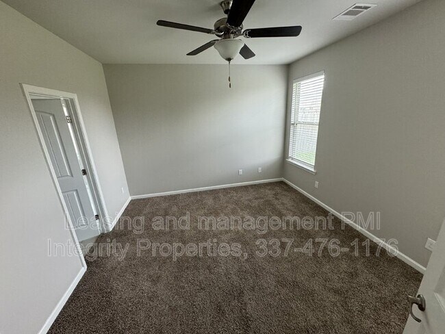 Building Photo - 104 Garden Oaks Ave