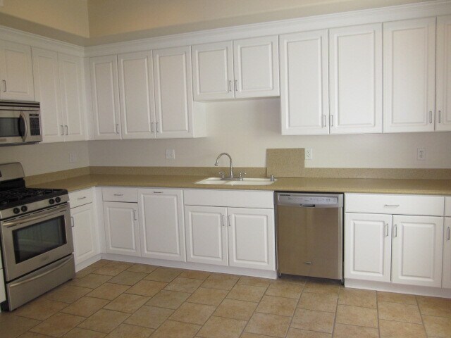 Building Photo - 2283 Waltonia Dr